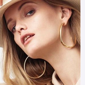 NEW $216 DEMARSON
Calypso Curve Hoop Earrings (Emerald)